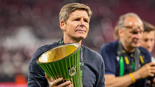 'AC Milan richt pijlen op Amorim, Glasner weer in beeld bij Feyenoord'