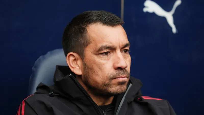 'Feyenoord denkt aan terugkeer Van Bronckhorst naast mogelijke komst Hulshoff'