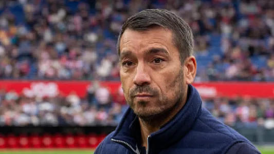 PraatMee | Hoe kijken jullie tegen de mogelijke komst van Van Bronckhorst aan