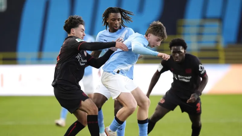 'Feyenoord volgt contractsituatie van jonge Manchester City FC-middenvelder'