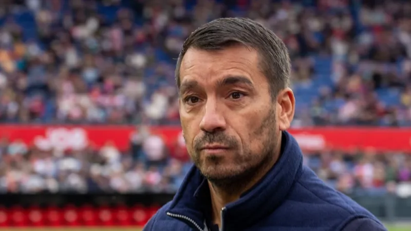 Van Bronckhorst: 'Dat zal de komende dagen / weken wel goed gaan komen'