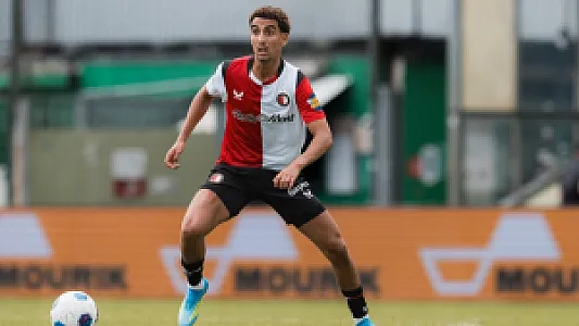'Feyenoord en Oussama Targhalline naderen akkoord over contractverlenging'