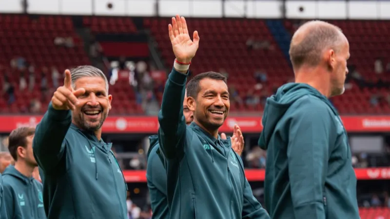 Deze keuzes liggen op tafel voor Van Bronckhorst tijdens het trainingskamp