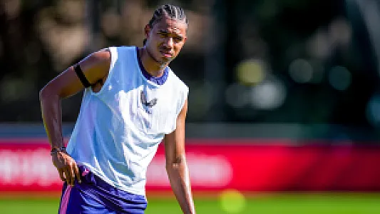 OFFICIEEL | Calvin Stengs vertrekt per direct bij Feyenoord