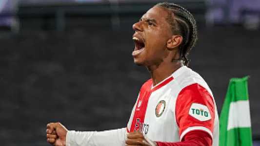 Stengs blikt terug op tijd bij Feyenoord: 'Ik denk dat dat het allermooiste is'