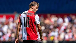 Valente rekent af met kritiek: 'Ik ben nooit anders gaan voetballen'