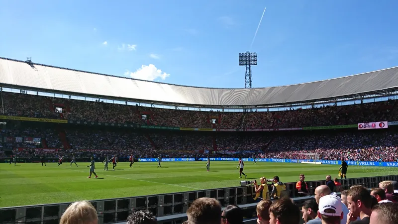 PraatMee | Welke positie moet Feyenoord voor het sluiten van de transfermarkt absoluut nog versterken?