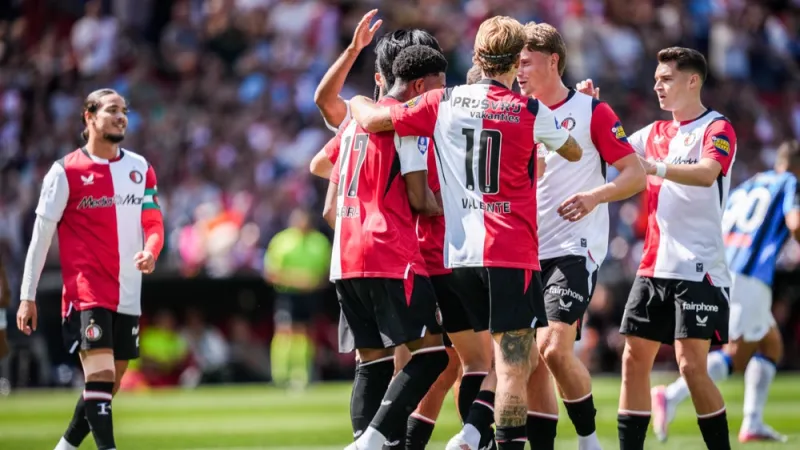 Feyenoord wint van Atalanta en wint eerste De Kuip Cup