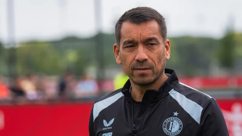 Van Bronckhorst komt met eerste update over blessure Watanabe