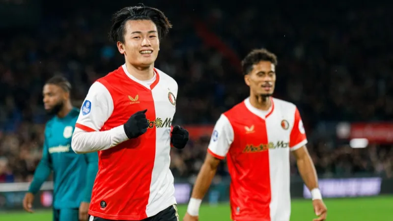 Waarom Ayase Ueda ondanks zijn topscorerstitel weinig transferinteresse krijgt