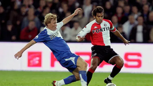 Meer dan een band: Aanvoerders waarschuwen Van Bronckhorst