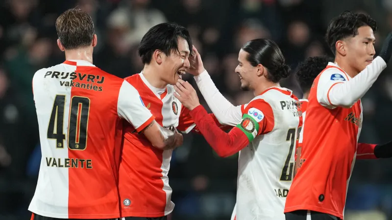 'Interesse in Hadj Moussa en Ueda, maar Feyenoord wacht nog op concrete biedingen'
