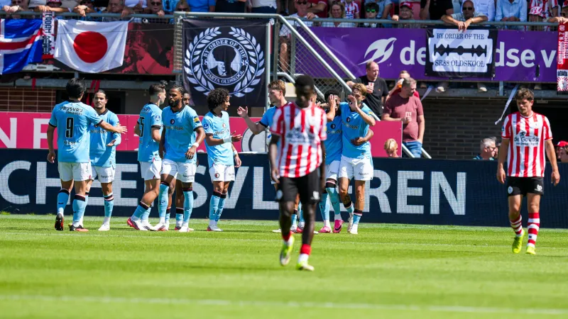 Dit viel ons op; Feyenoord maakt het zichzelf onnodig moeilijk