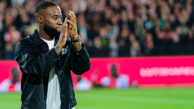 ‘Pikante ontwikkeling rond Geertruida: Ajax meldt zich voor de verdediger’