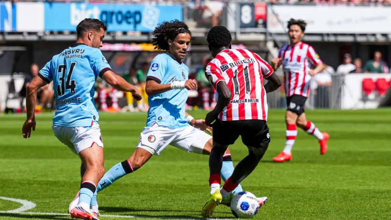 Lof voor Feyenoorder: 'Ook tegen Go Ahead liet hij zien dat hij ver kan komen'