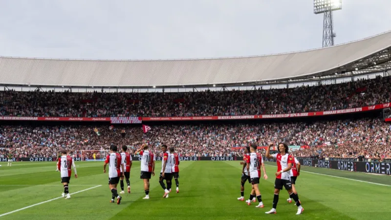Feyenoorder speelt zich mogelijk in kijker Xavi: 'Het is wel een speler die nu geschaduwd gaat worden'
