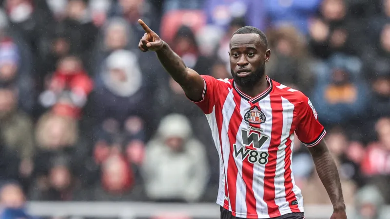 OFFICIEEL | Geertruida keert bij PSV terug in de Eredivisie
