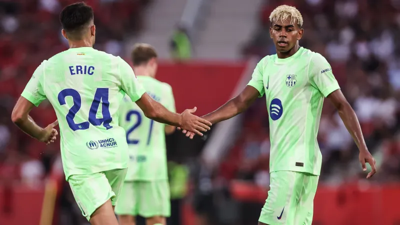 'Probleem voor FC Barcelona: Hansi Flick mist basisspeler tegen Feyenoord'