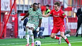 'Feyenoord in gesprek over eventuele spits indien Ueda vertrekt'