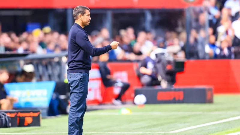 Van Bronckhorst: 'De grootste teleurstelling voor mij is de start van de wedstrijd'