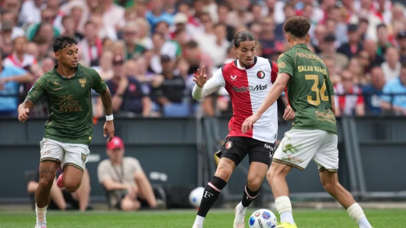 PraatMee | Recordbod op Hadj Moussa, wat moet Feyenoord doen?