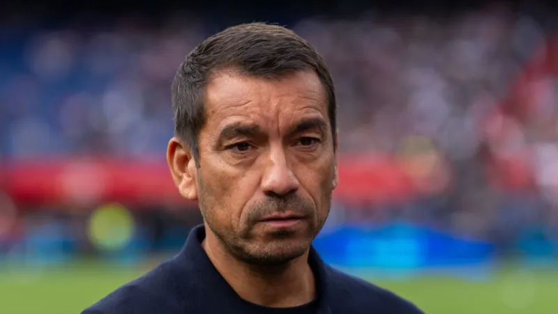 OPSTELLING | Van Bronckhorst geeft basisplaats aan Targhalline
