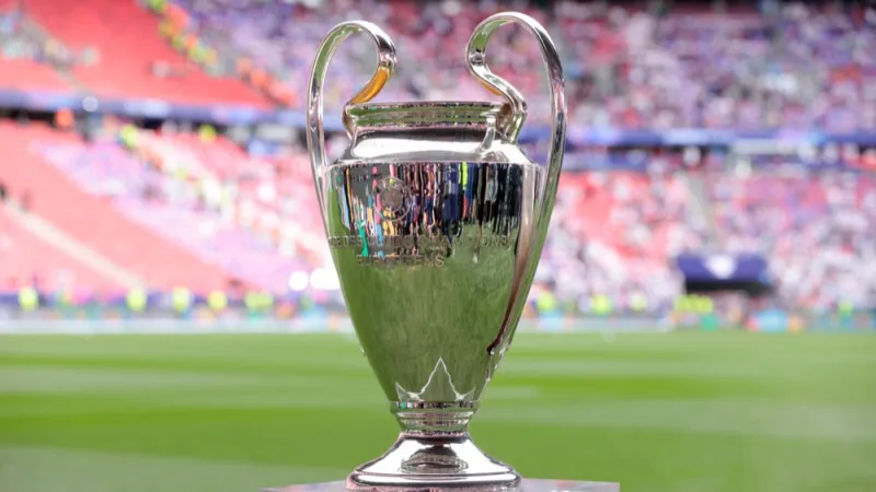 Minuut stilte voor aanvang Champions League-duels