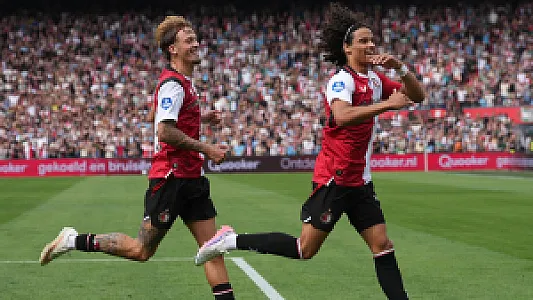 Feyenoord krijgt harde les van Barcelona: 'Hier absoluut niet'