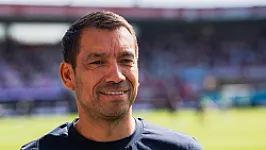 Vermoedelijke opstelling: 'Van Bronckhorst lijkt basisplaats te geven aan Targhalline'