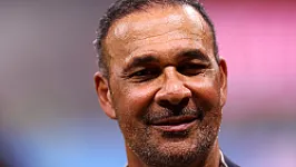 Gullit kritisch op Feyenoord na duel met Barcelona