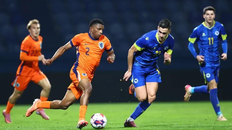 Reiziger neemt Read en Sliti op in selectie Jong Oranje