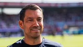 Van Bronckhorst maakt bekend dat Feyenoord oefenwedstrijd speelt