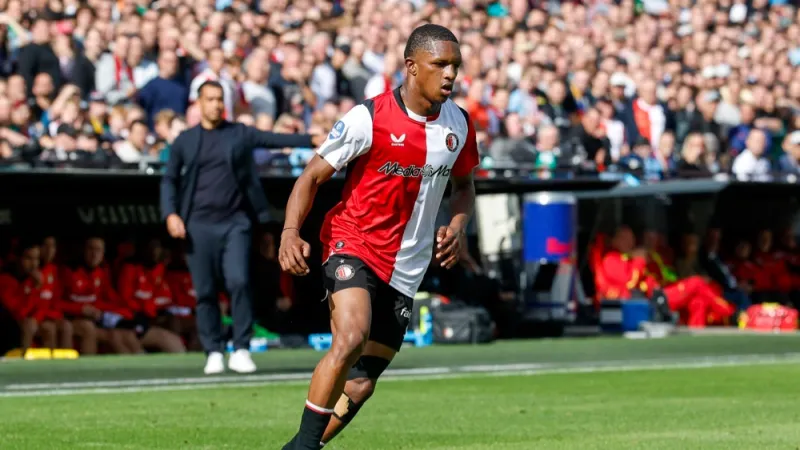 'Liverpool FC volgt Givairo Read en ziet verdediger als oplossing voor rechtsbackpositie'