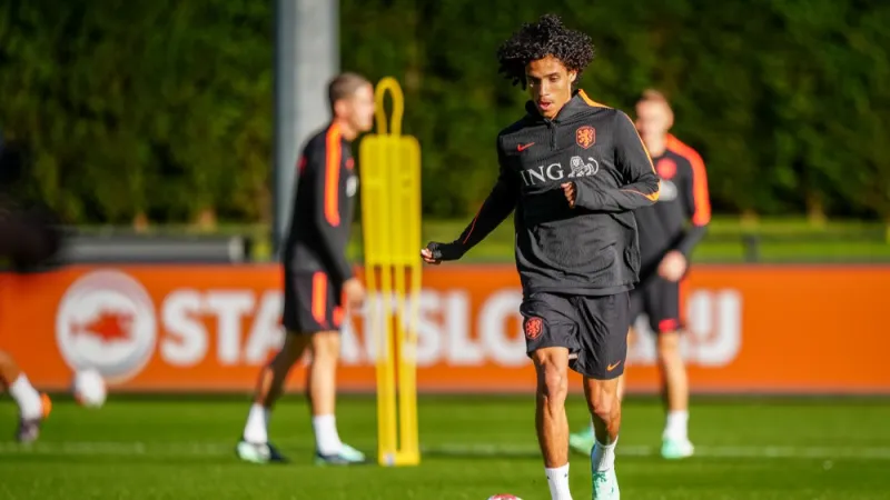 Zechiël zorgt voor glimlach in Zeist met opvallend detail: 'Feyenoord-tasje'