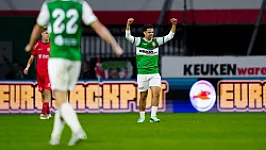 Ayoub Ouarghi bezorgt FC Dordrecht winst met wonderschone treffer