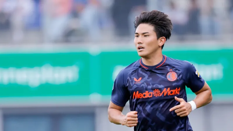 Moder en Watanabe trainen mee bij Feyenoord in aanloop naar wedstrijd tegen Como 1907