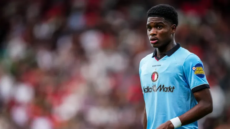 Jerayno Schaken schrijft geschiedenis en breekt Feyenoord-record van Leo Sauer