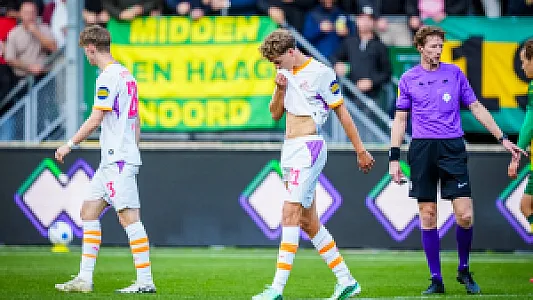 Flinke domper voor PSV; Mijnans krijgt twee keer geel en mist topper tegen Feyenoord