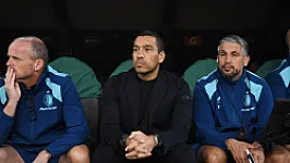 Van Bronckhorst grijpt in: Op zoek naar oplossing voor probleem Feyenoord