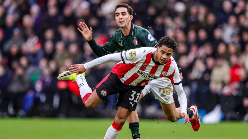 PSV wankelt, maar achter de cijfers schuilt een pijnlijke waarschuwing voor Feyenoord