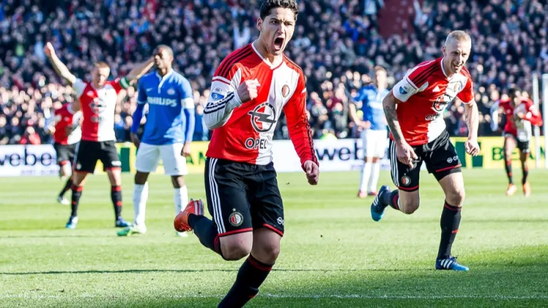 Achahbar over zijn tijd bij Feyenoord: 'Ik heb nergens spijt van'