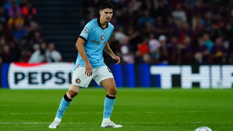 Drietal Feyenoorders keert voor het eerst sinds blessure terug op het trainingsveld