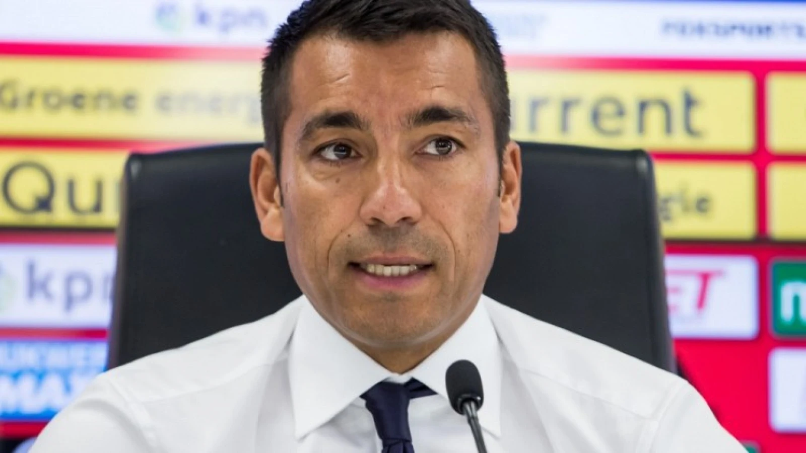 Van Bronckhorst heeft goed nieuws over Jones