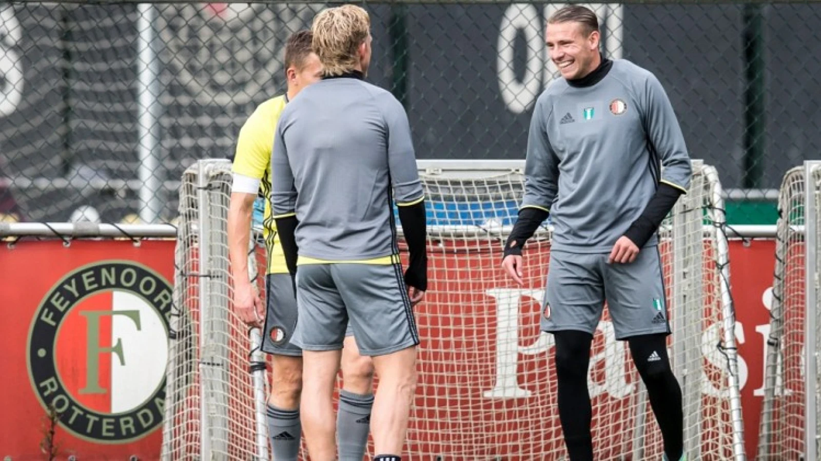 Spelersgroep applaudisseert voor Van Beek