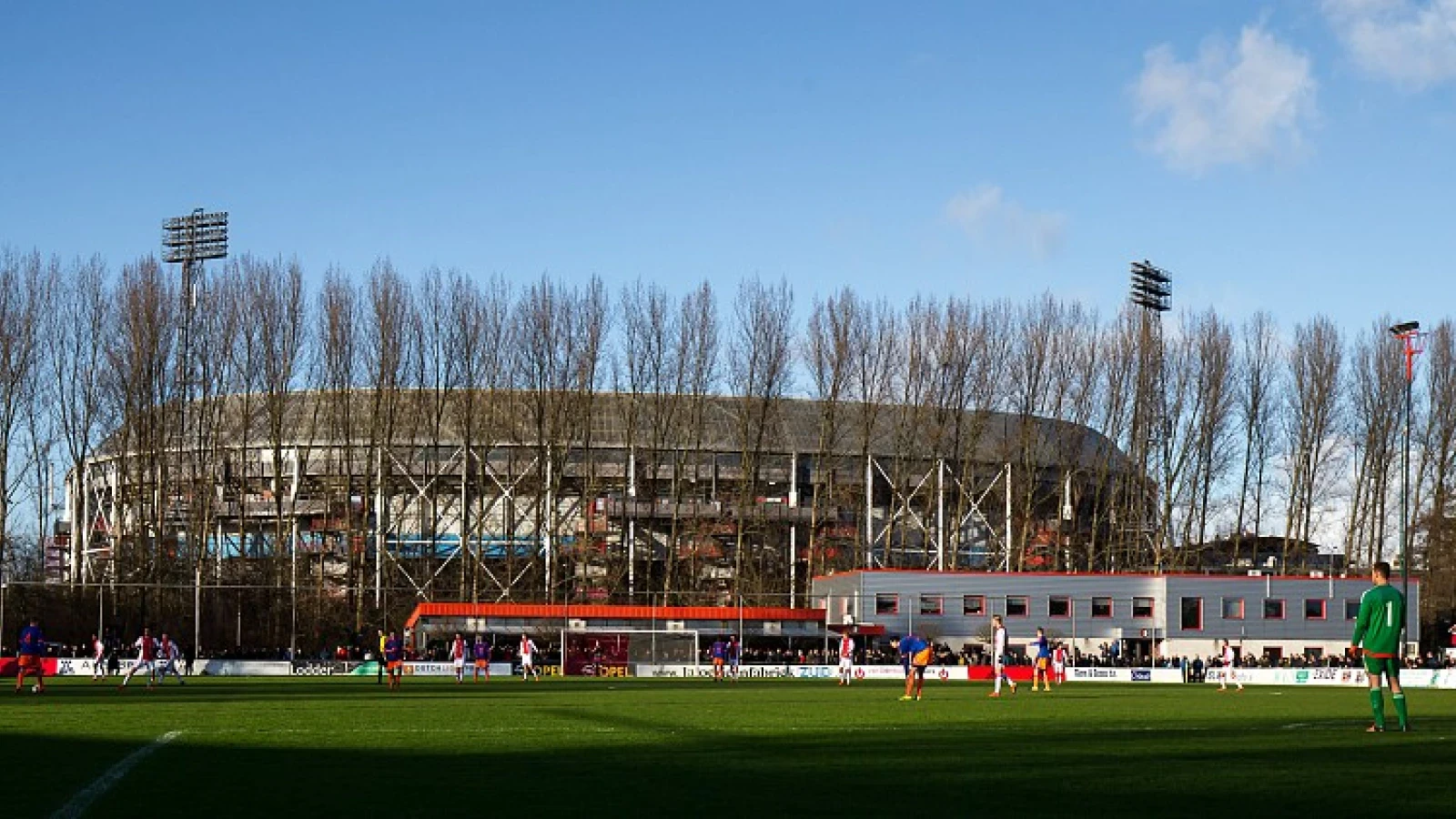 Feyenoord onder 16 speelt in doelpuntrijke wedstrijd gelijk tegen Ajax onder 16