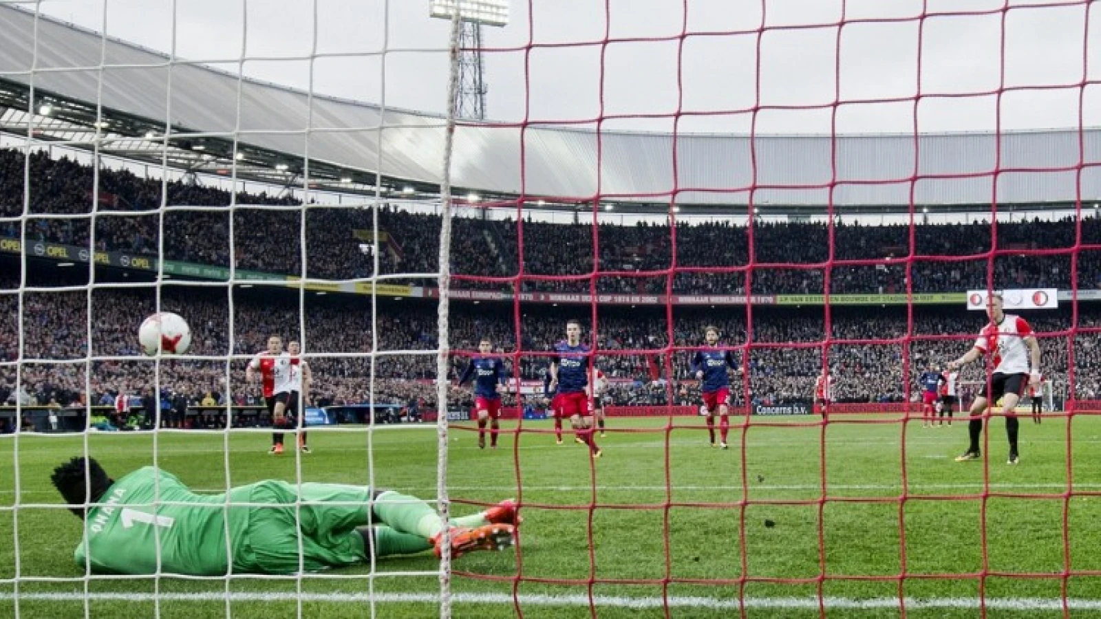 'Jørgensen wijst schuldige aan na verlies tegen Ajax'