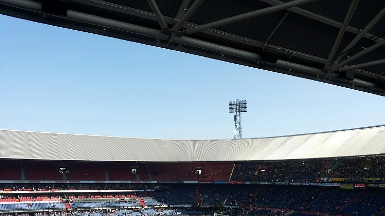 Bijna bizarre nieuwe 'optie' in verdediging voor Feyenoord