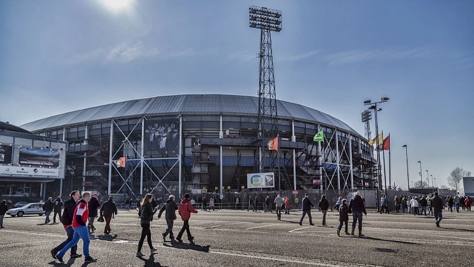 Feyenoord geeft ondernemers voor de zomer duidelijkheid over stadionplannen