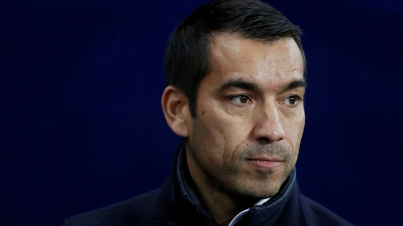 'Arsenal denkt aan Van Bronckhorst als opvolger Wenger'