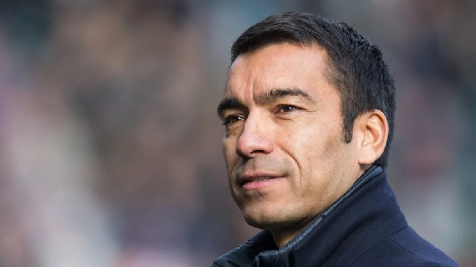 Van Bronckhorst over wissel: 'Ik verwacht niet dat het heel ernstig is'